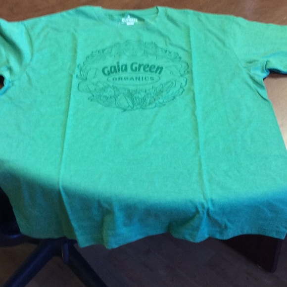 Elevate tee Sz LG - Picture 4 of 6